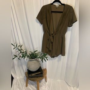 TOBI Plungneck Romper
